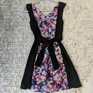 Sleeveless Dress with  Floral Colorblock and Tie